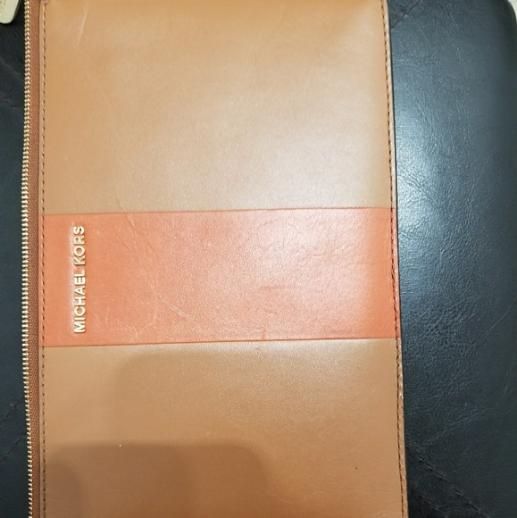 Michael kors Clutch - Picture 3 of 4